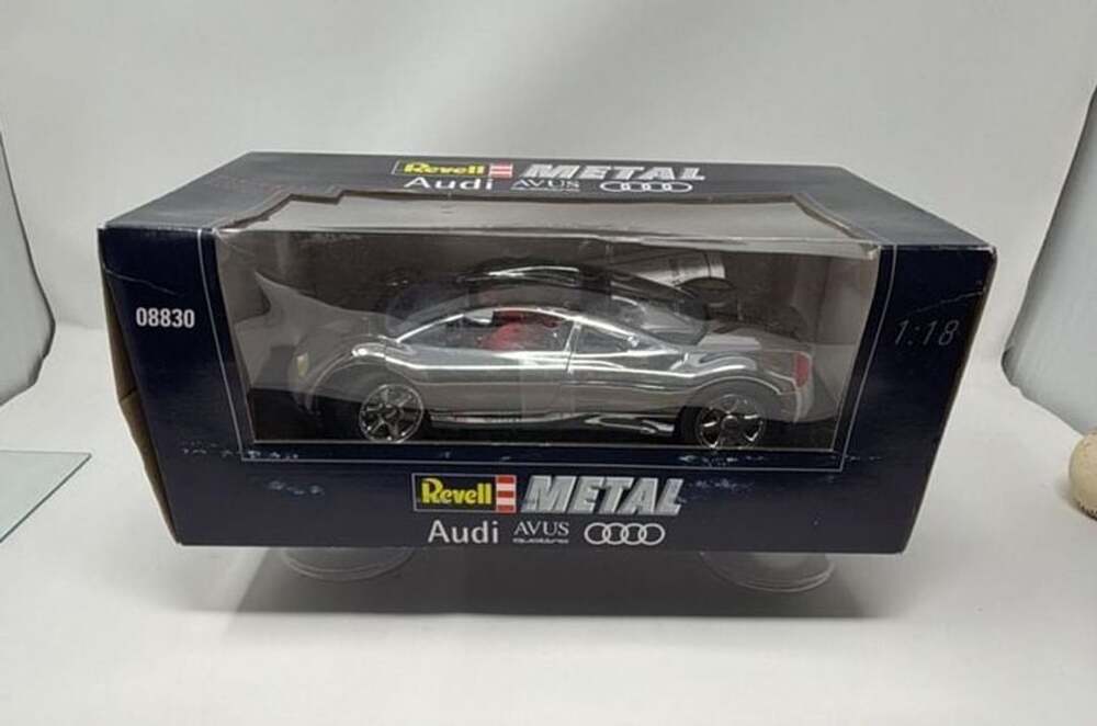 Revell Metal 1:18 Scale 08830 Audi Avus Quattro Die-Cast Model Car Silver